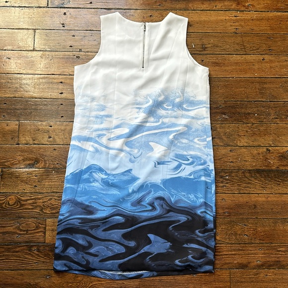 Vince Camuto Womens Shift Dress Summer Lined Sleeveless White Wavy Blue Size 10 - Picture 2 of 2